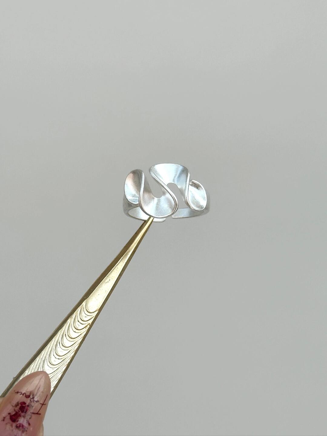 Silver spray ring