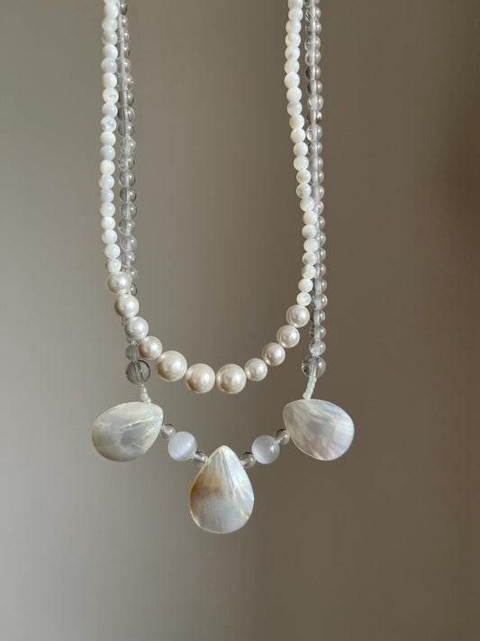 Shell pearl necklace