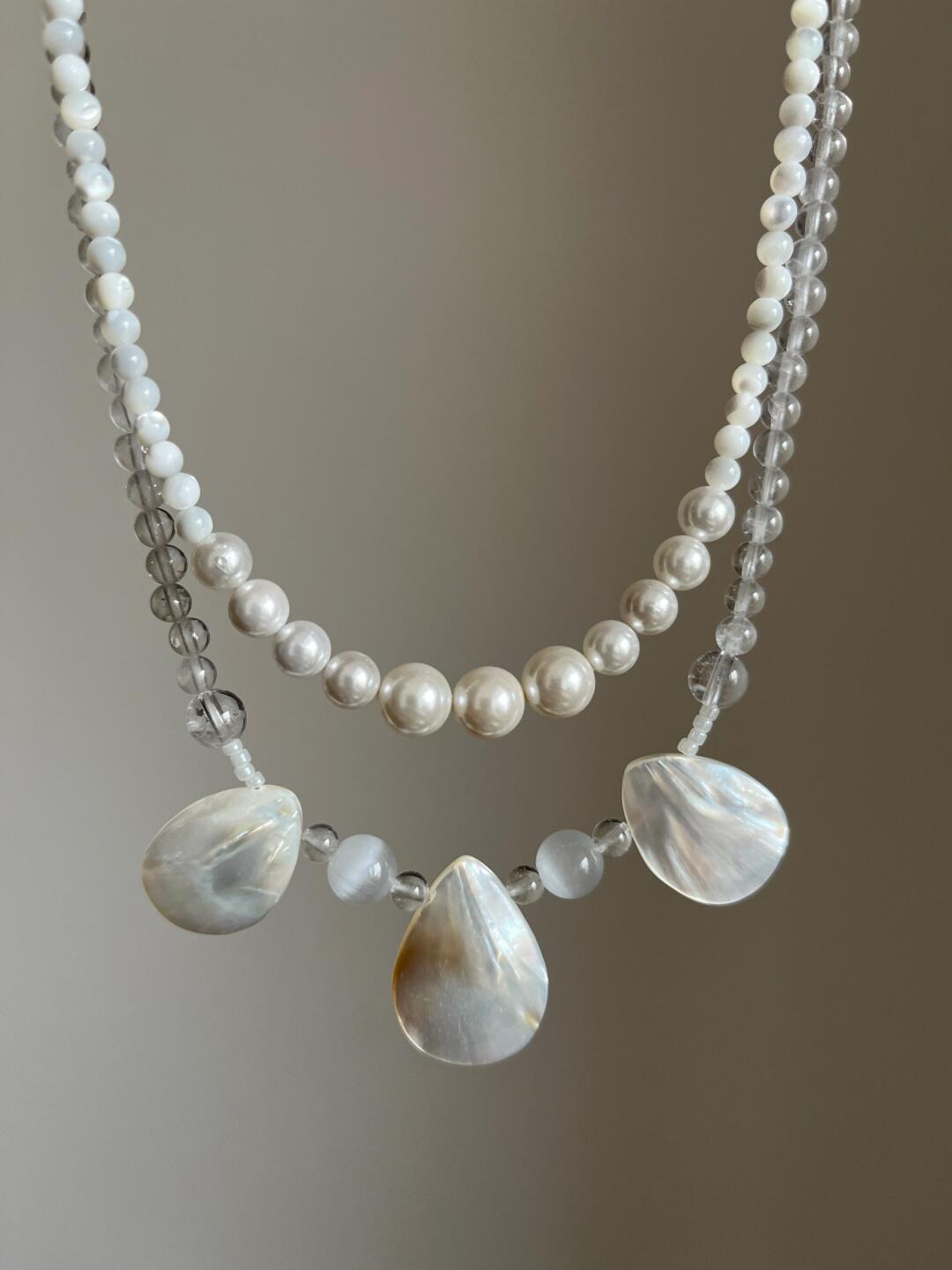 Shell pearl necklace