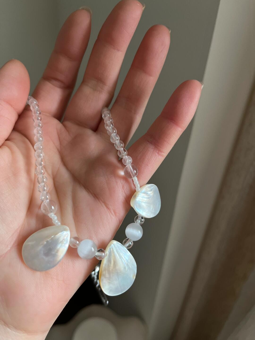 Shell pearl necklace