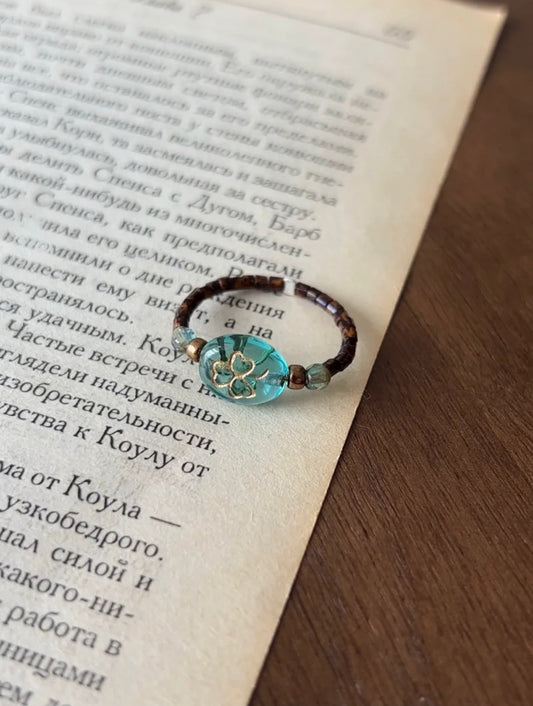 “Wind of the wilderness” Czech bead ring